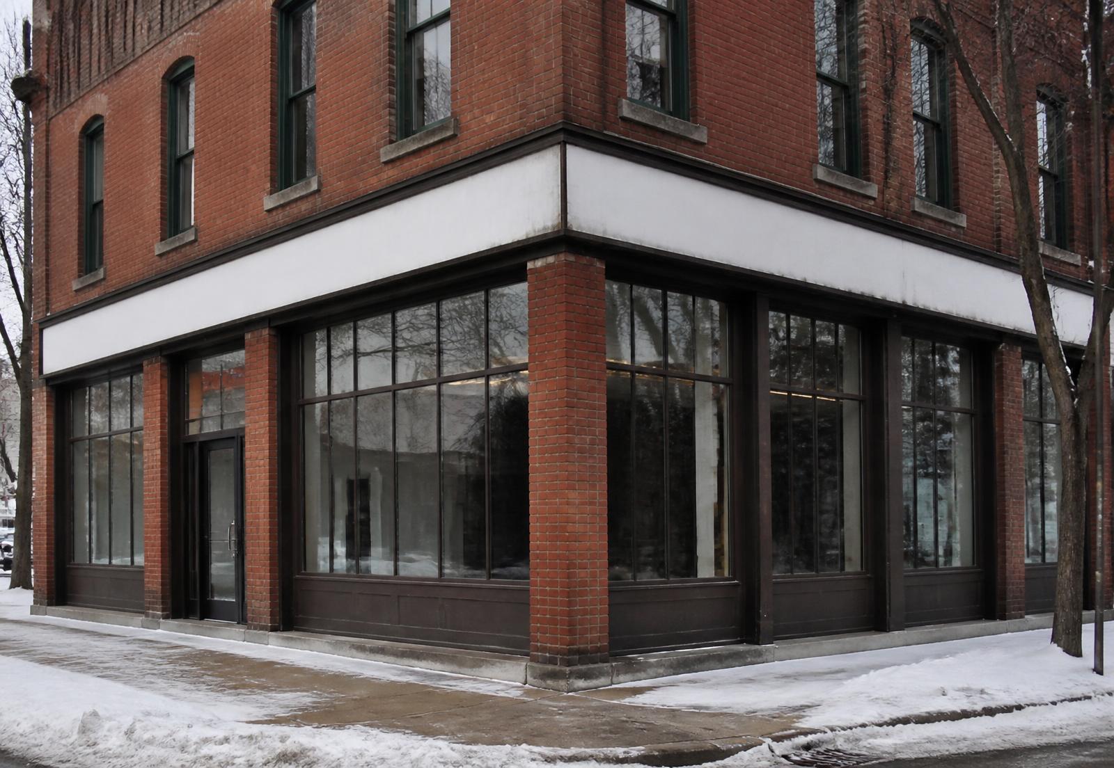 Façade du magasin DÉCO MTL, rue Hochelaga à Montréal